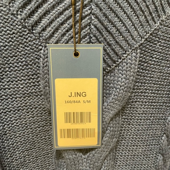 New Big Blue Cable Knit Sweater- S/M/ Blue - Picture 5 of 9